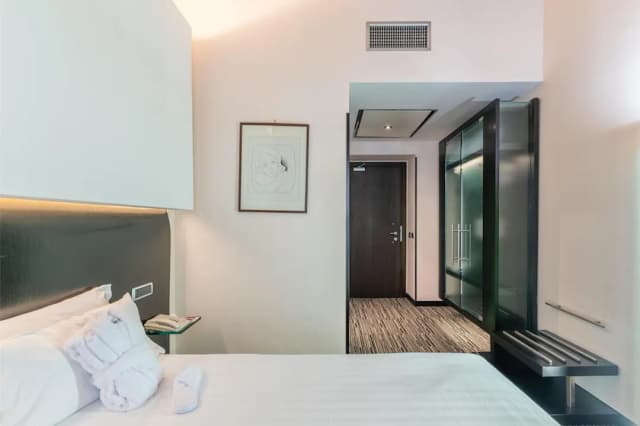 貝斯特韋斯特普拉斯環球飯店-標準客房, 1 張標準雙人床 (Small Room;Bed is French Bed)-3