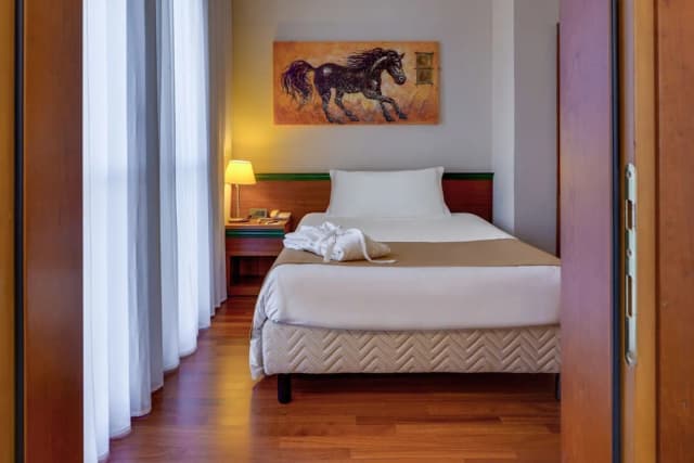 拉菲羅飯店-標準雙人房單人入住, 1 張加大雙人床-2