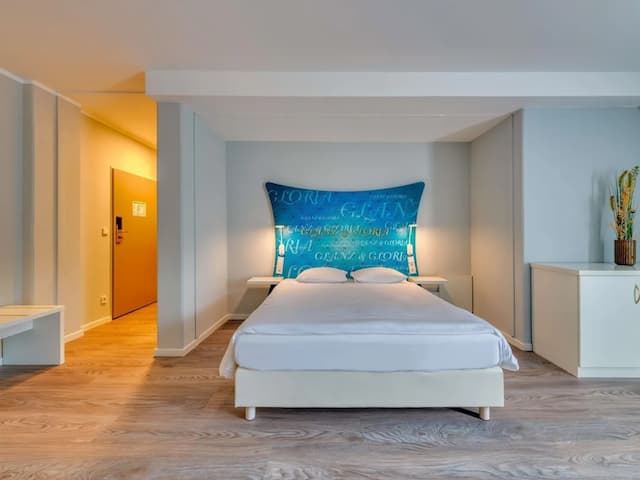 Ibis Styles Regensburg Hotel-家庭套房, 1 张双人床和 1 张沙发床-2