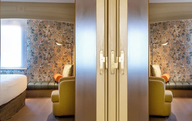 El Avenida Palace Hotel-Family room renovated-4