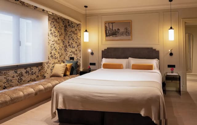 El Avenida Palace Hotel-Family room renovated-1