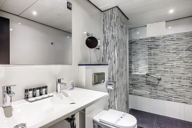 호텔 론다 레셉스-디럭스 쿼드룸-18