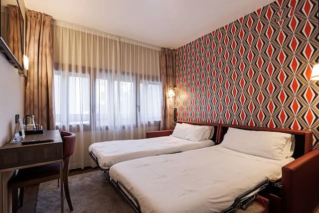 호텔 론다 레셉스-디럭스 쿼드룸-7