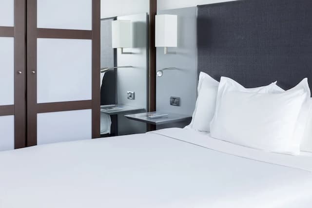 科斯拉達機場萬豪 AC 飯店-標準客房, 1 張加大雙人床-2