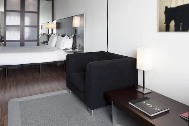 科斯拉達機場萬豪 AC 飯店-高級客房, 1 張特大雙人床-3