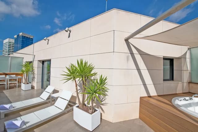 Pestana Arena Barcelona-小型套房 (Jacuzzi on the Terrace)-1
