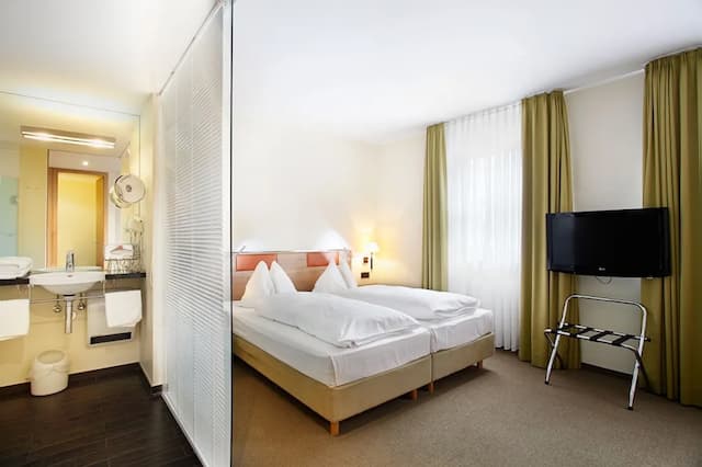 Hotel am Jakobsmarkt-Superior Double Room, 2 Twin Beds, Non Smoking-2