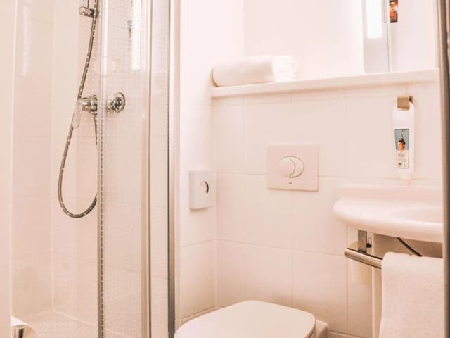 宜必思法蘭克福機場飯店-標準客房, 多張床-9