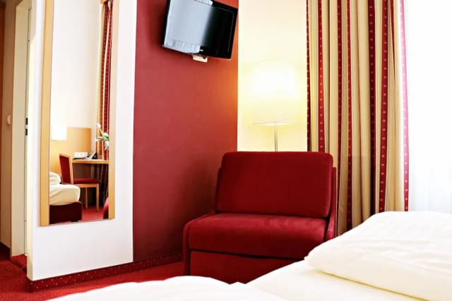 柏靈艾爾酒店-客房, 1 張標準雙人床及 1 張梳化床-7