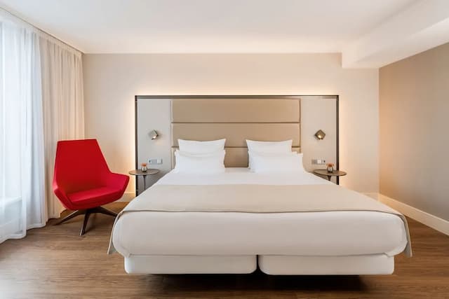 NH コレクション ベルリン ミッテ アム チェックポイント チャーリー-ジュニア スイート (Extra Bed 3 Adults + 1 Child)-1