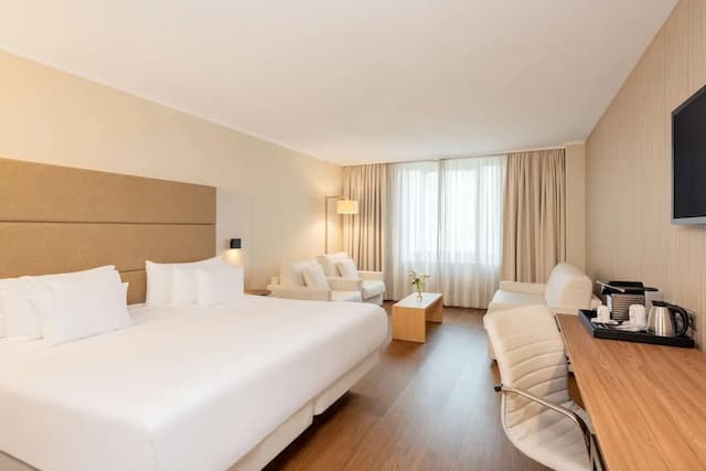 NH コレクション ベルリン ミッテ アム チェックポイント チャーリー-ジュニア スイート (Extra Bed 3 Adults + 1 Child)-3