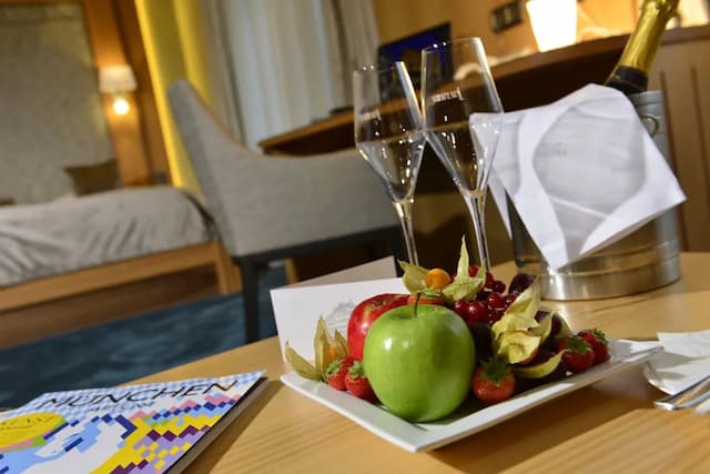 Hotel Torbräu-Deluxe Double Room-9