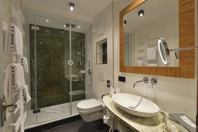 Hotel Torbräu-Superior Double Room-9