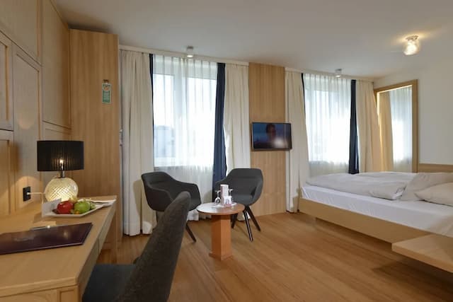 Hotel Torbräu-Superior Double Room-7