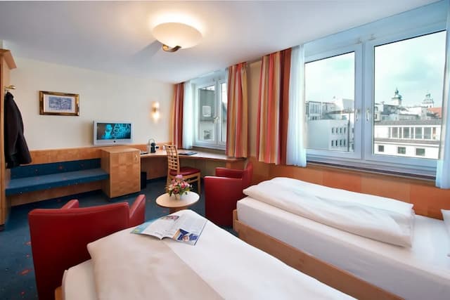 Hotel Torbräu-Twin Room-3