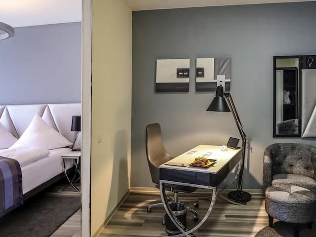 Mercure Hotel Kaiserhof Frankfurt City Center-Privilege, Suite, 1 Double Bed-1