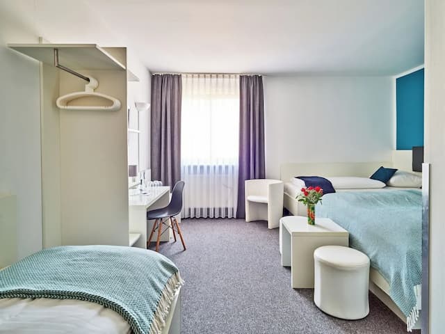 Brunnenhof City Center-标准四人房-1