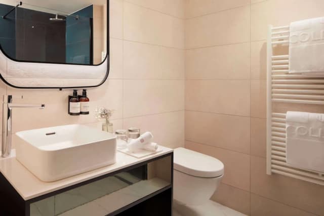 NH Collection Frankfurt Spin Tower-Superior Room, Extra Large, Skyline View-8