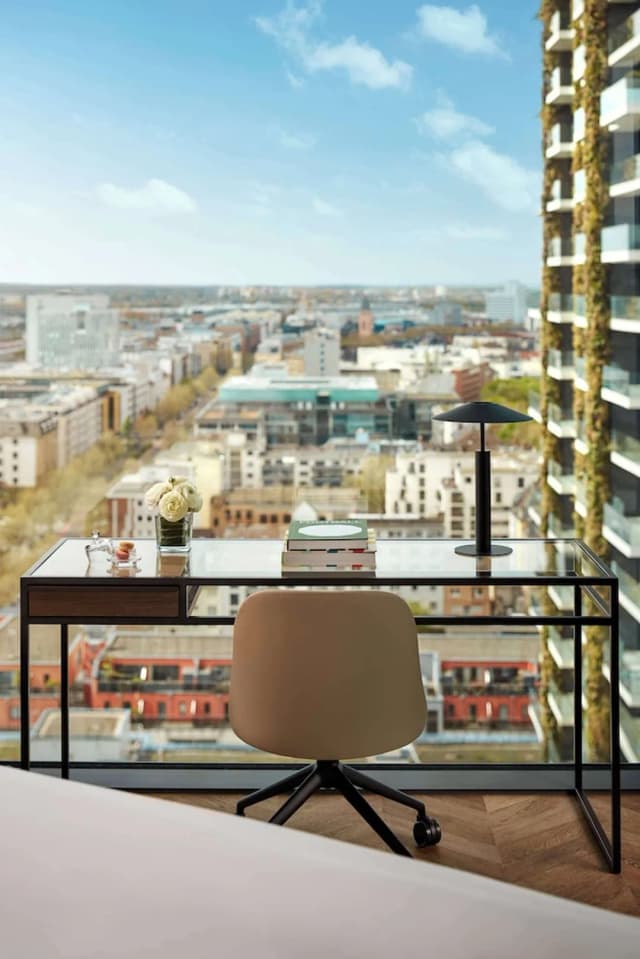 NH Collection Frankfurt Spin Tower-Premium Room-3