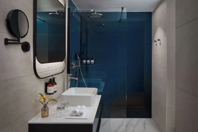 NH Collection Frankfurt Spin Tower-Premium Room-4