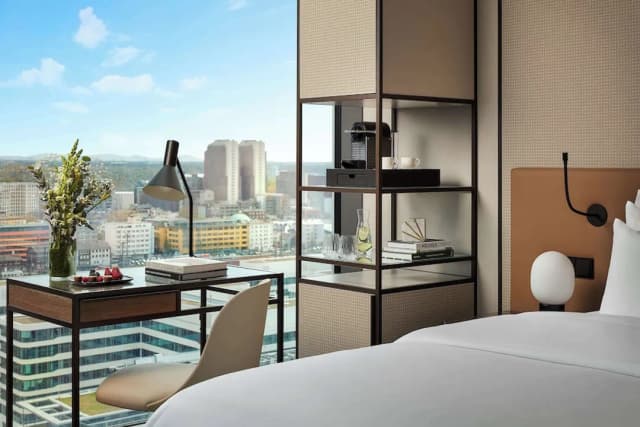 NH Collection Frankfurt Spin Tower-Family Room (Adjoining Room, 2AD+2CH)-3