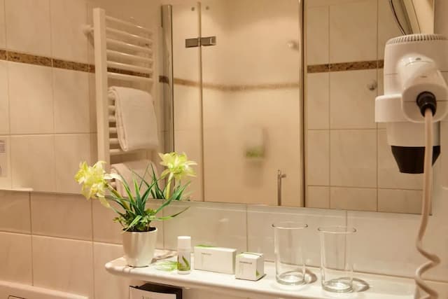 Hotel Concorde München-Standard Double Room-7