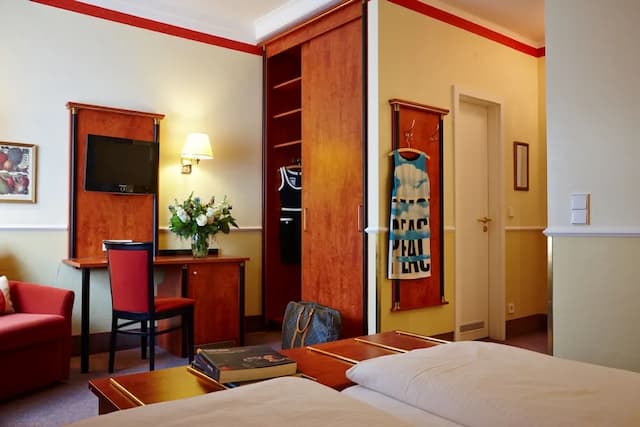 Hotel Concorde München-Superior Room-5