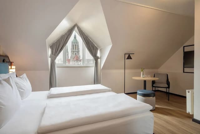 Hotel München City Center affiliated by Meliá-Premium Double Room (3 Adults)-1