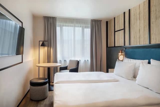 Hotel München City Center affiliated by Meliá-Deluxe Room-1