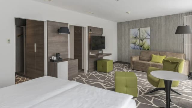 慕尼黑安達赫治假日酒店 (IHG 旗下酒店)-套房, 1 張特大雙人床及 1 張梳化床-14