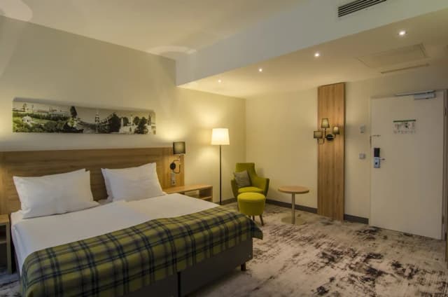 慕尼黑安達赫治假日酒店 (IHG 旗下酒店)-套房, 1 張特大雙人床及 1 張梳化床-9