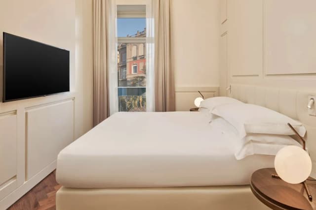 힐튼 큐리오 컬렉션, 드 보나르트 나폴리-룸, 킹사이즈침대 1개-3