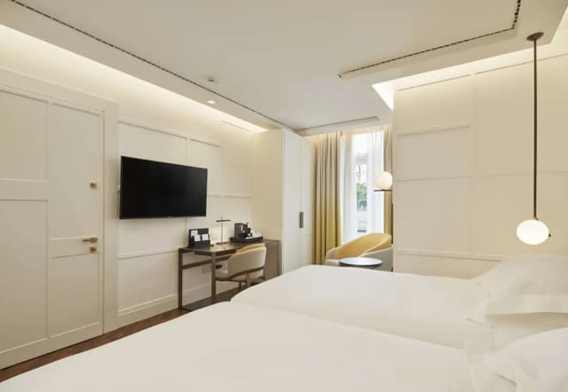 힐튼 큐리오 컬렉션, 드 보나르트 나폴리-슈피리어룸, 싱글침대 2개-1