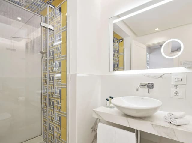 힐튼 큐리오 컬렉션, 드 보나르트 나폴리-슈피리어룸, 싱글침대 2개-7