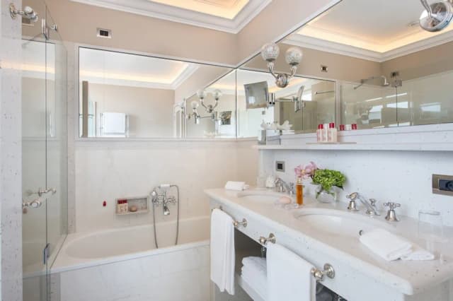 아슬레르 로마-디럭스룸-6