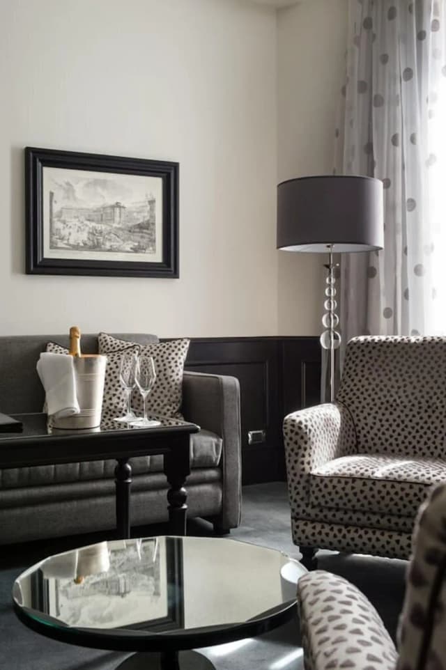 아슬레르 로마-주니어 스위트-5