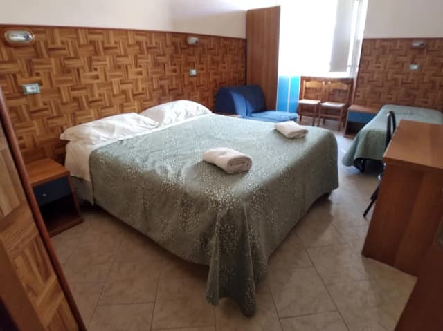 卡雷西飯店-三人房, 私人浴室-6