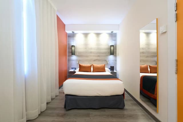 Catalonia Mikado-Double Room-1