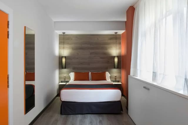 Catalonia Mikado-Triple Room (3 adults)-3