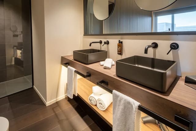 바르셀로나 에어포트 호텔-디럭스 트리플룸-2