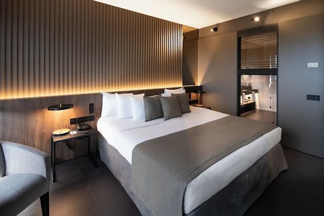 바르셀로나 에어포트 호텔-디럭스룸-5