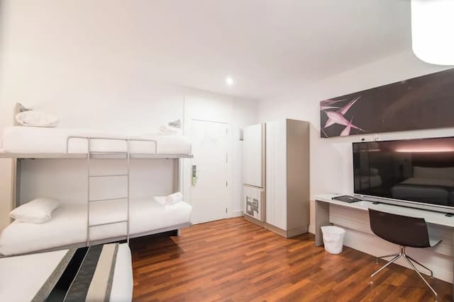 Petit Palace Boquería Garden-四人房-3