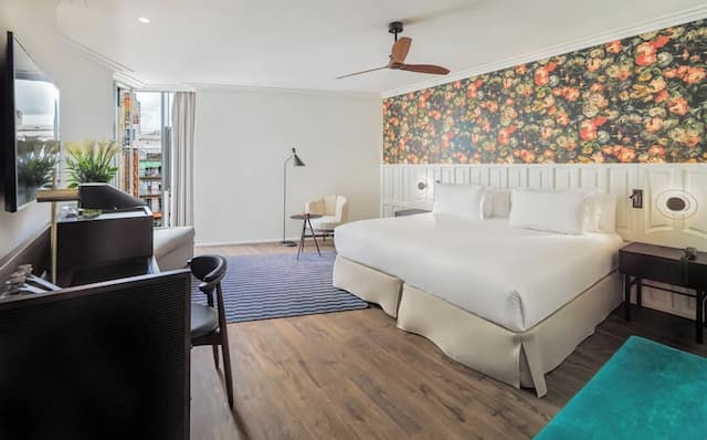 H10 Casanova-高级双人房（单人入住） (Deluxe)-1