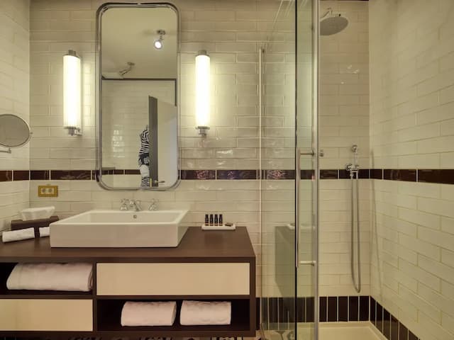 Only YOU Hotel Atocha-Premium Double Room Single Use-4