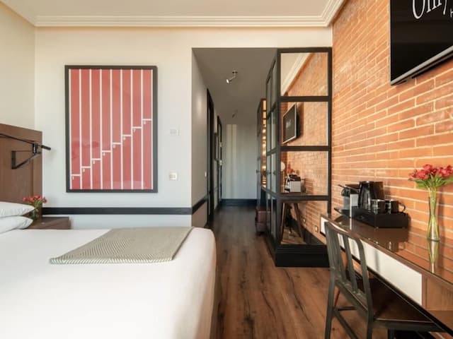 Only YOU Hotel Atocha-Deluxe Double Room, Balcony-3