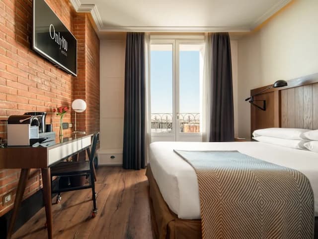 Only YOU Hotel Atocha-Deluxe Double Room Balcony, Single Use-7