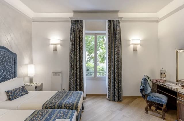 Rivoli Boutique Hotel-Deluxe Quadruple Room-2