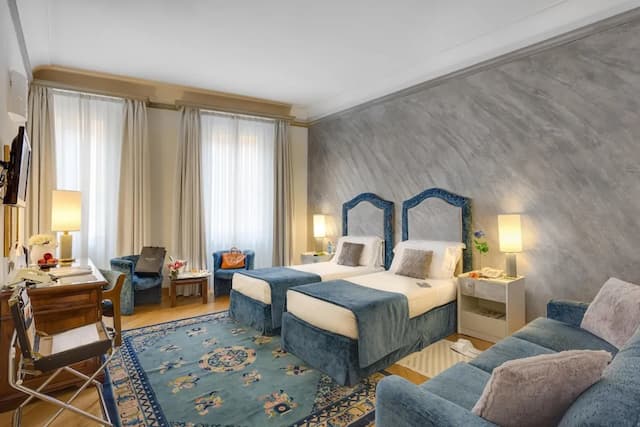 Rivoli Boutique Hotel-Premium Triple Room-1