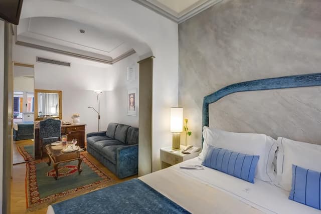 Rivoli Boutique Hotel-Premium Triple Room-2