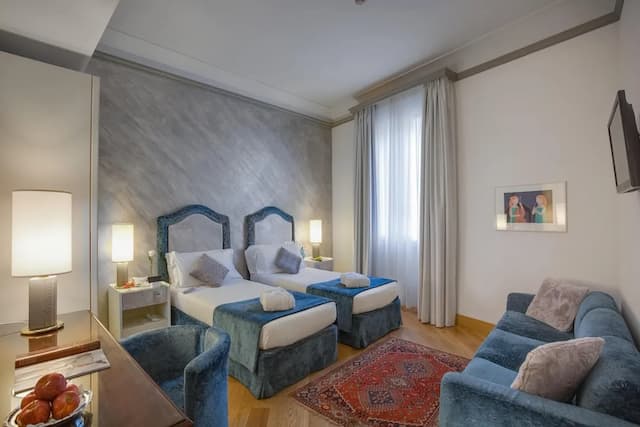 Rivoli Boutique Hotel-Premium Triple Room-4